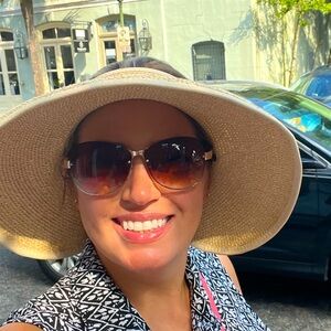 Meet your Posher, Angela